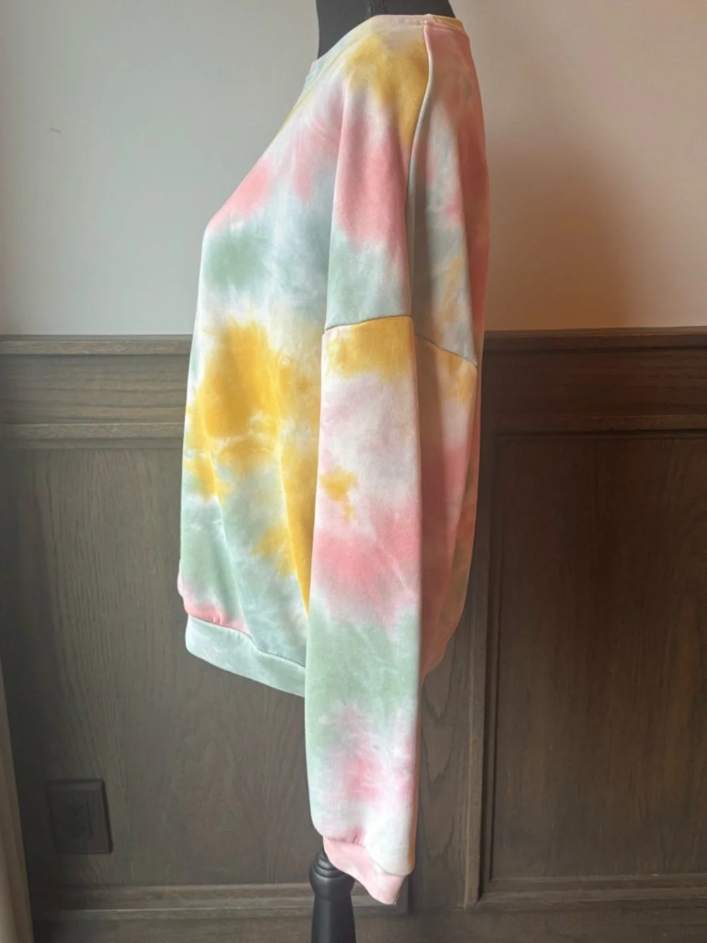 LE LIS Nordstrom Chic Tie-Dye Sweatshirt Top Large EUC - Picture 2 of 6